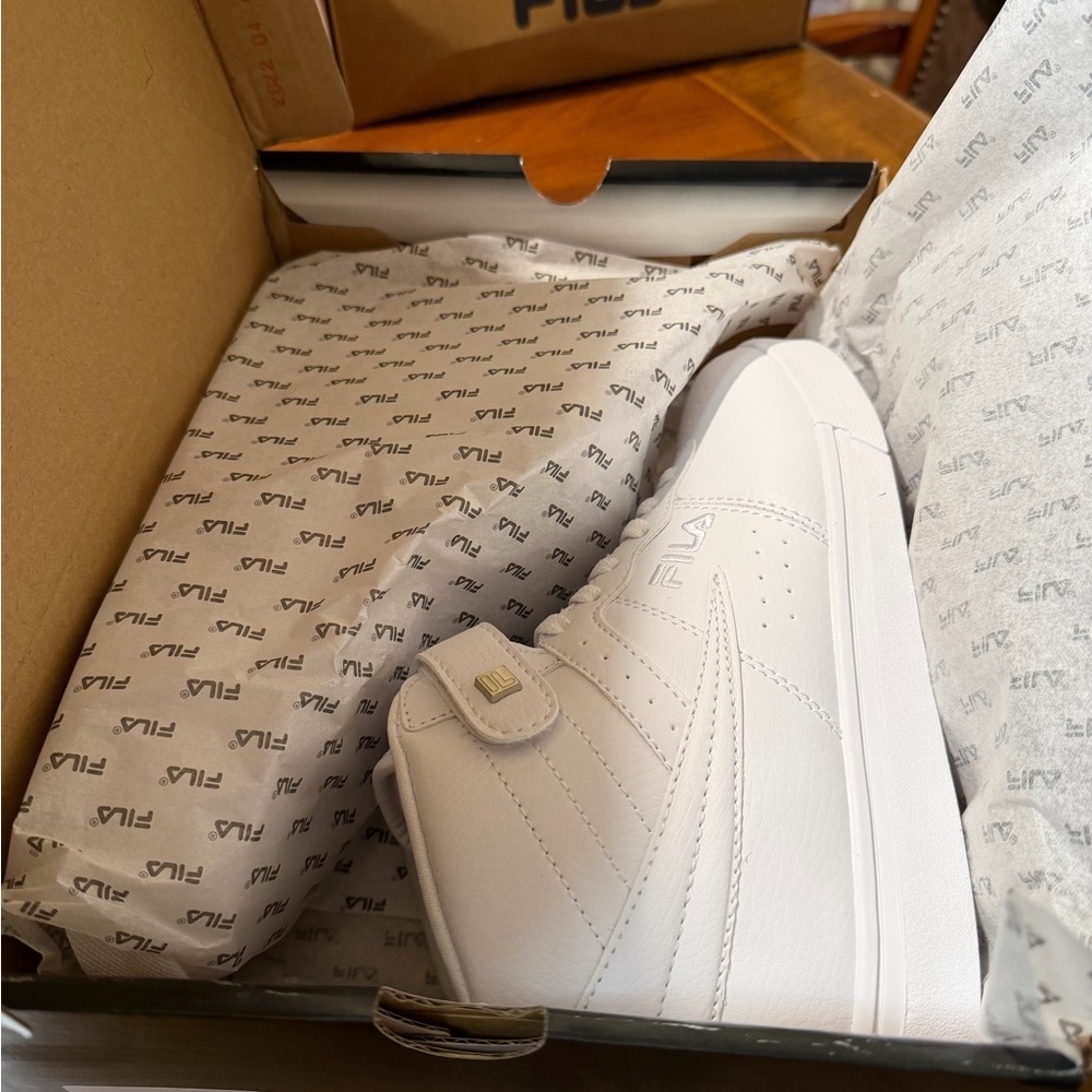 New in Box Fila Vulc 13 Women's White High-Top Leather Sneakers Size 6.5 - Picture 10 of 10